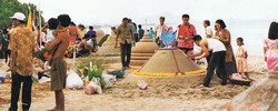 Sand  pagodas  construction  tradition