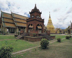 Wat Phrathat Hariphunchai, Lamphun