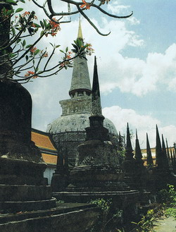 Phra  Borommathat  Chedi