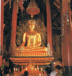 the  principal  Buddha  image   in  Ubosod  of  Wat  Yangluang