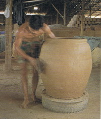 Jar  molding  in  Ratchaburi  Province